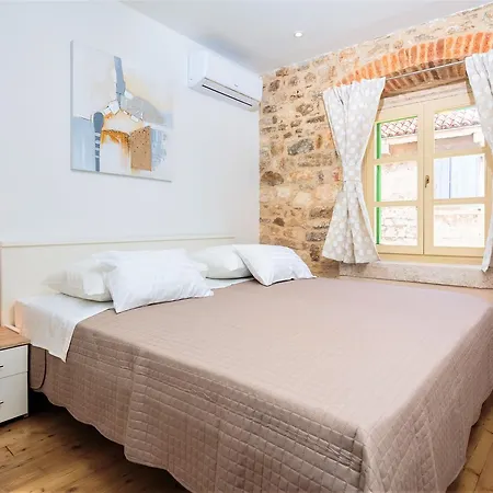 Daire The Palace Collection In Centre Split