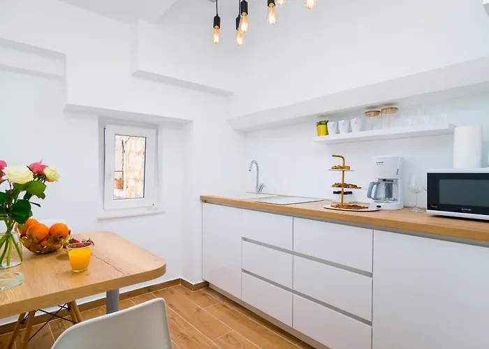 Apartment The Palace Collection In Centre