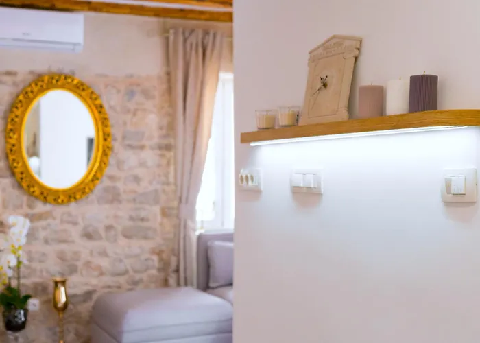 The Palace Collection In Centre Apartment