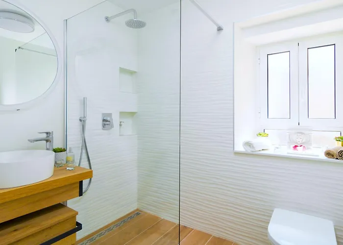 The Palace Collection In Centre Apartment *