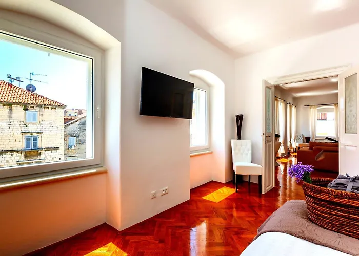 Apartment The Palace Collection In Centre *