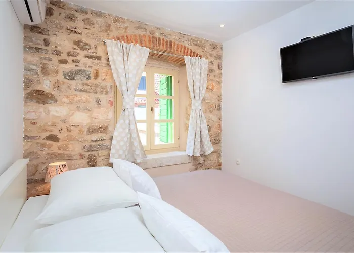 The Palace Collection In Centre Apartment *