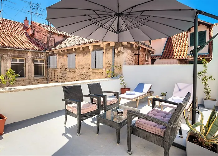 Apartment The Palace Collection In Centre