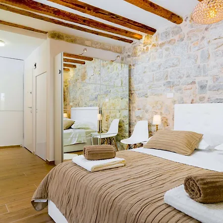 The Palace Collection In Centre Апартаменты *