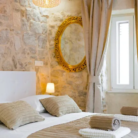 Lägenhet The Palace Collection In Centre