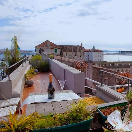 Апартаменты The Palace Collection In Centre