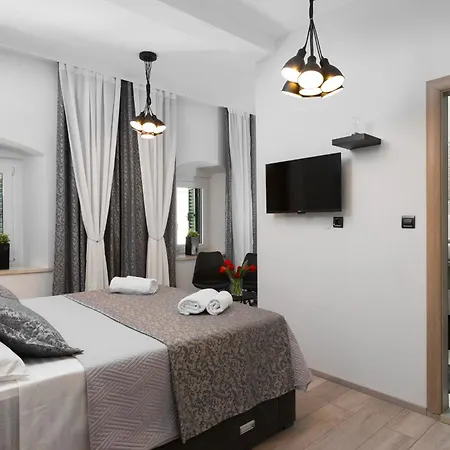 The Palace Collection In Centre Apartment *