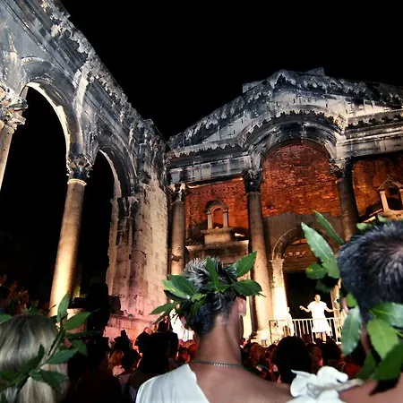 Lägenhet The Palace Collection In Centre