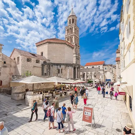 Lägenhet The Palace Collection In Centre