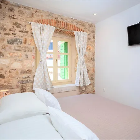 The Palace Collection In Centre Apartment *