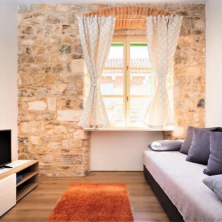 Apartment The Palace Collection In Centre Split