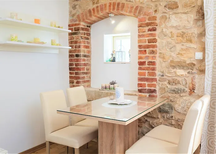 The Palace Collection In Centre